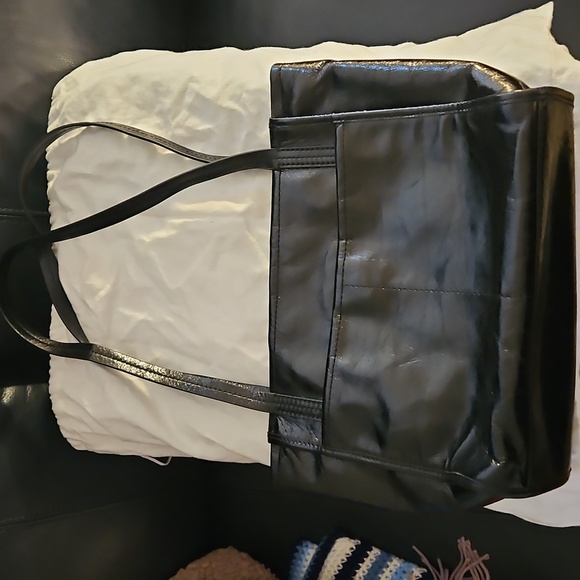 Hobo International Black Shoulder Bag Tote - Picture 2 of 13